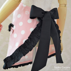 ピンク／ホワイト水玉スリムエプロン【シュクココロ ロゴ入り